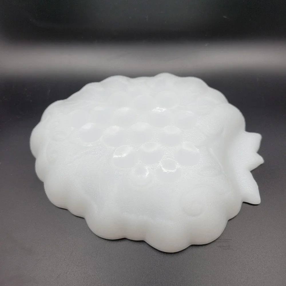 Vintage Milk Glass Grape‎ Leaf Candy Dish Serving Bowl
